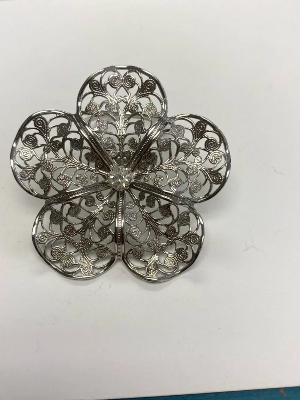 Vintage Jeri Lou Filigree Floral Statement scarf pin  in Silver Tone
